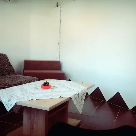 Nola Apartment *