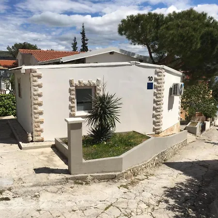 Nola * Rogoznica (Sibenik-Knin)